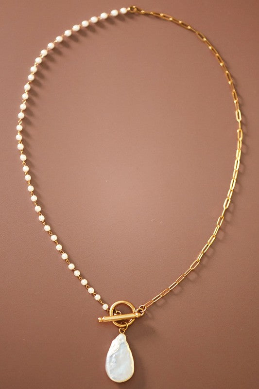 The Half Moon Bay Pearl Pendant Necklace
