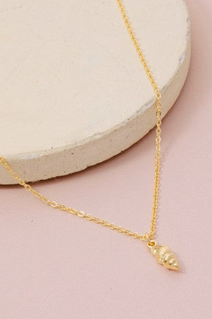 The Seashell Pendant Necklace