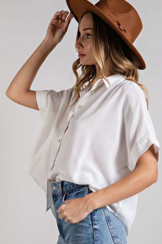 The Closet Staple White Short Sleeve Button Front Shirt