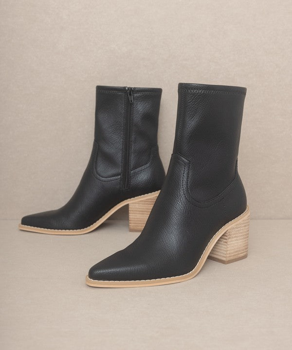 The Vienna Black Pointed Toe Boots