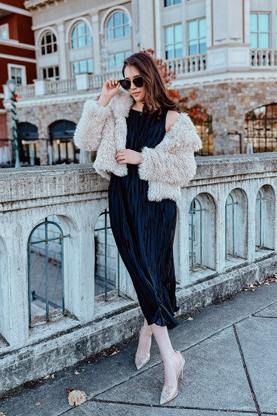 The Back in Time Black Pleated Midi Dress