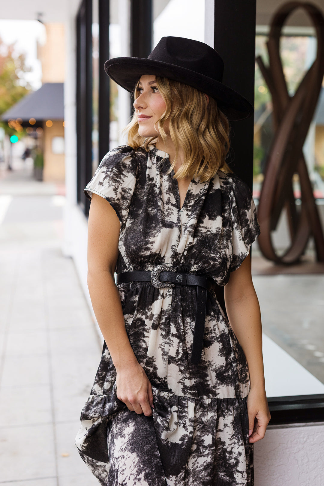The Fade to Black Short Sleeve Midi Dress