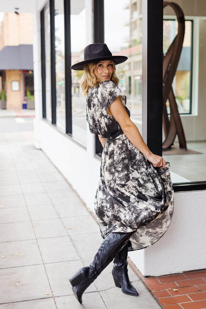 The Fade to Black Short Sleeve Midi Dress